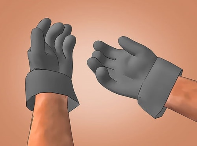 th&ocirc;ng bồn cầu bị tắc bằng tay