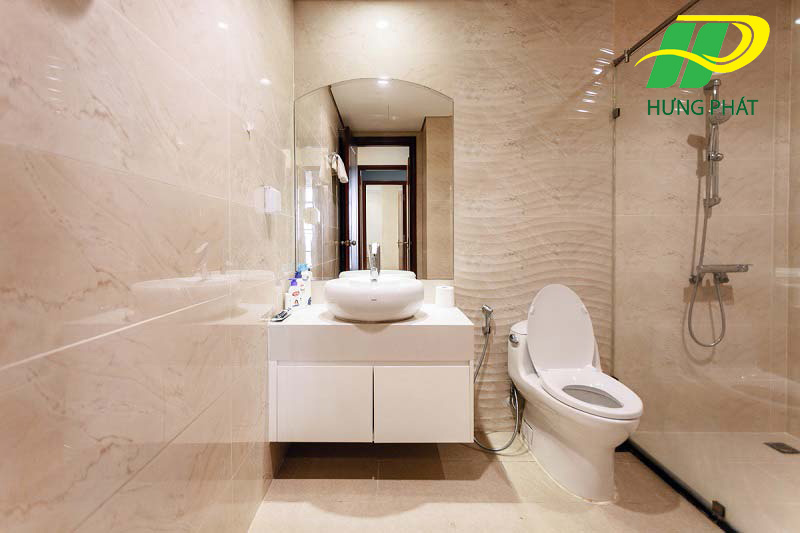 Loai-bo-mui-hoi-nha-ve-sinh-lau-dai