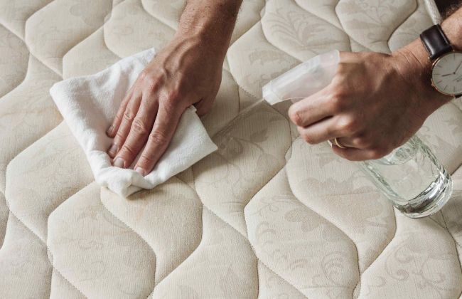 Cach-khu-mui-khai-trong-phong-ngu